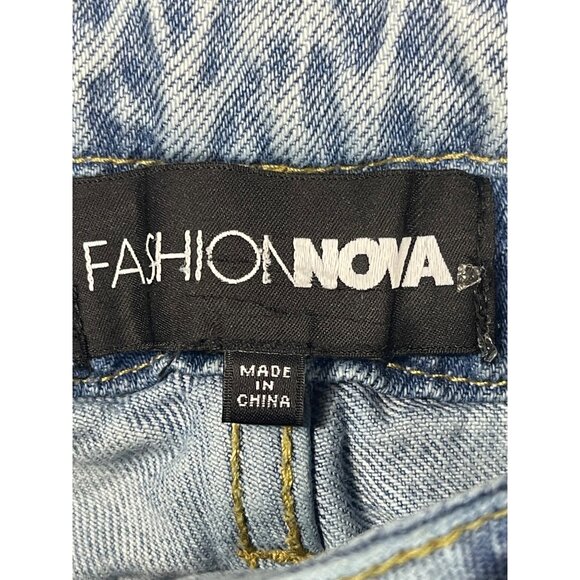 Fashion Nova Light Wash High Waisted Wide Leg Jeans Attached Belt Womens JR Sz 1 - Picture 5 of 8
